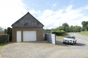 Detached Country House with Garage