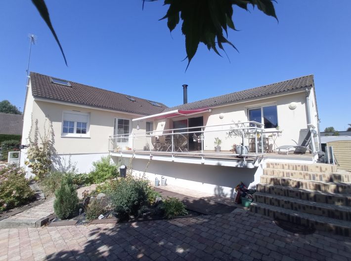 Detached House with Landscaped Garden