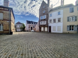 Superb Apartment in Heart of Historic Town