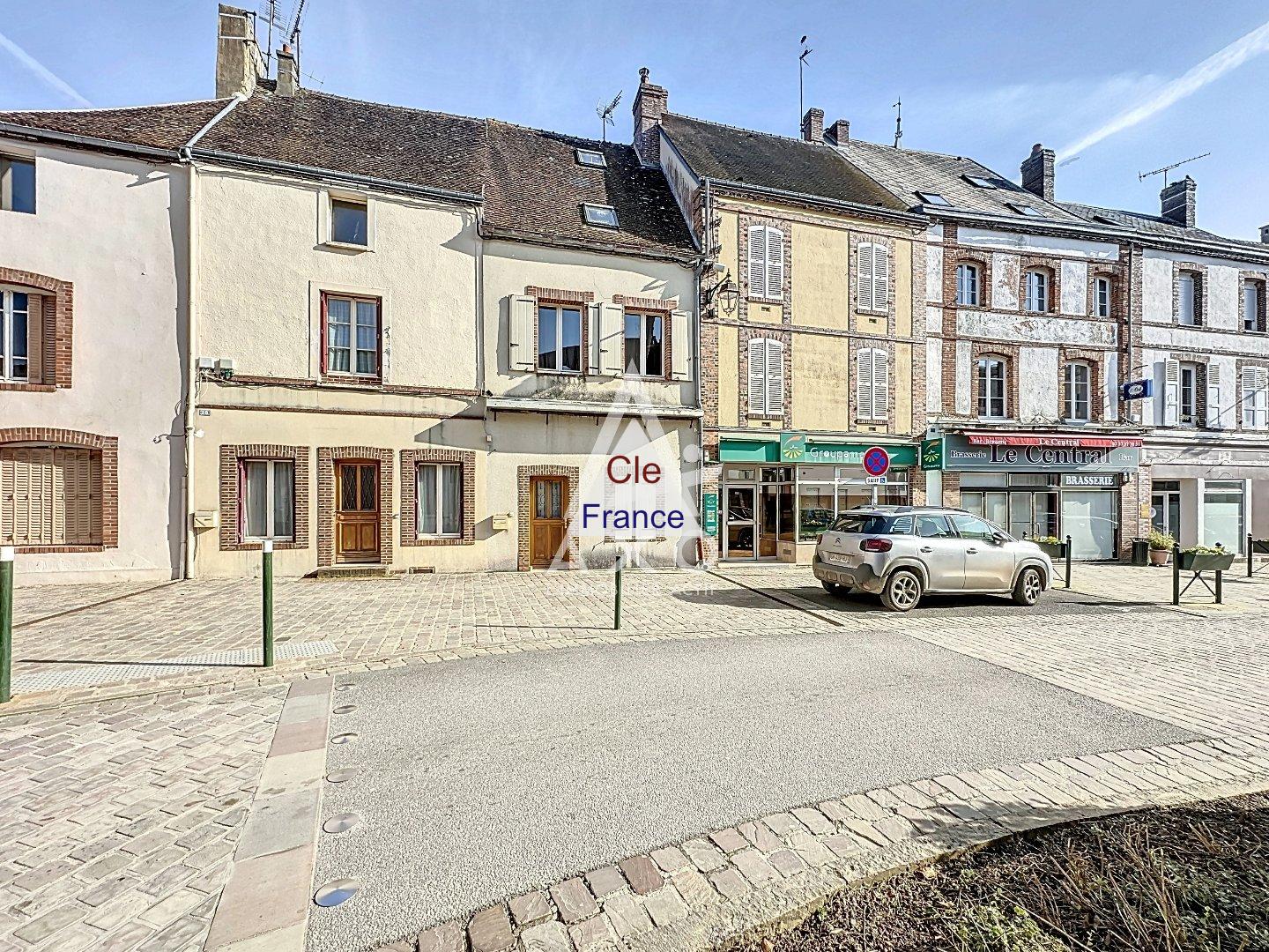  Immeuble D\'habitation En Centre-ville De Senonches (28250) - Rentabilite Locative Attractive