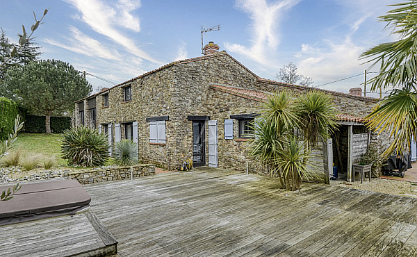 Property_For_Sale_in_France_with_Cle_France_Join_our_mailing_List_AXL04799_23