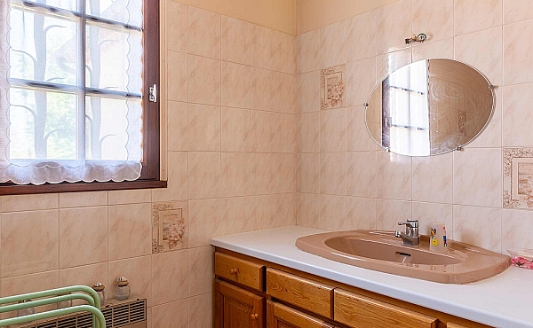 Property_For_Sale_in_France-with_Cle_France_Join_our_mailing_List_AMR00108_46