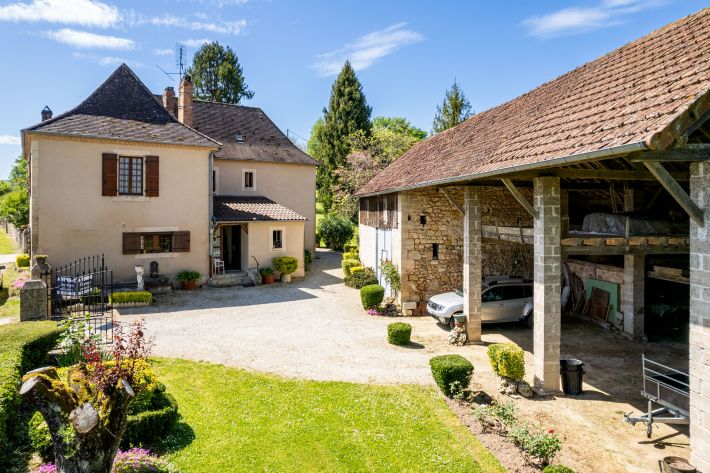 Stunning Period Property with Outbuildings