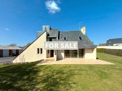 Contemporary Detached House with Garden and View