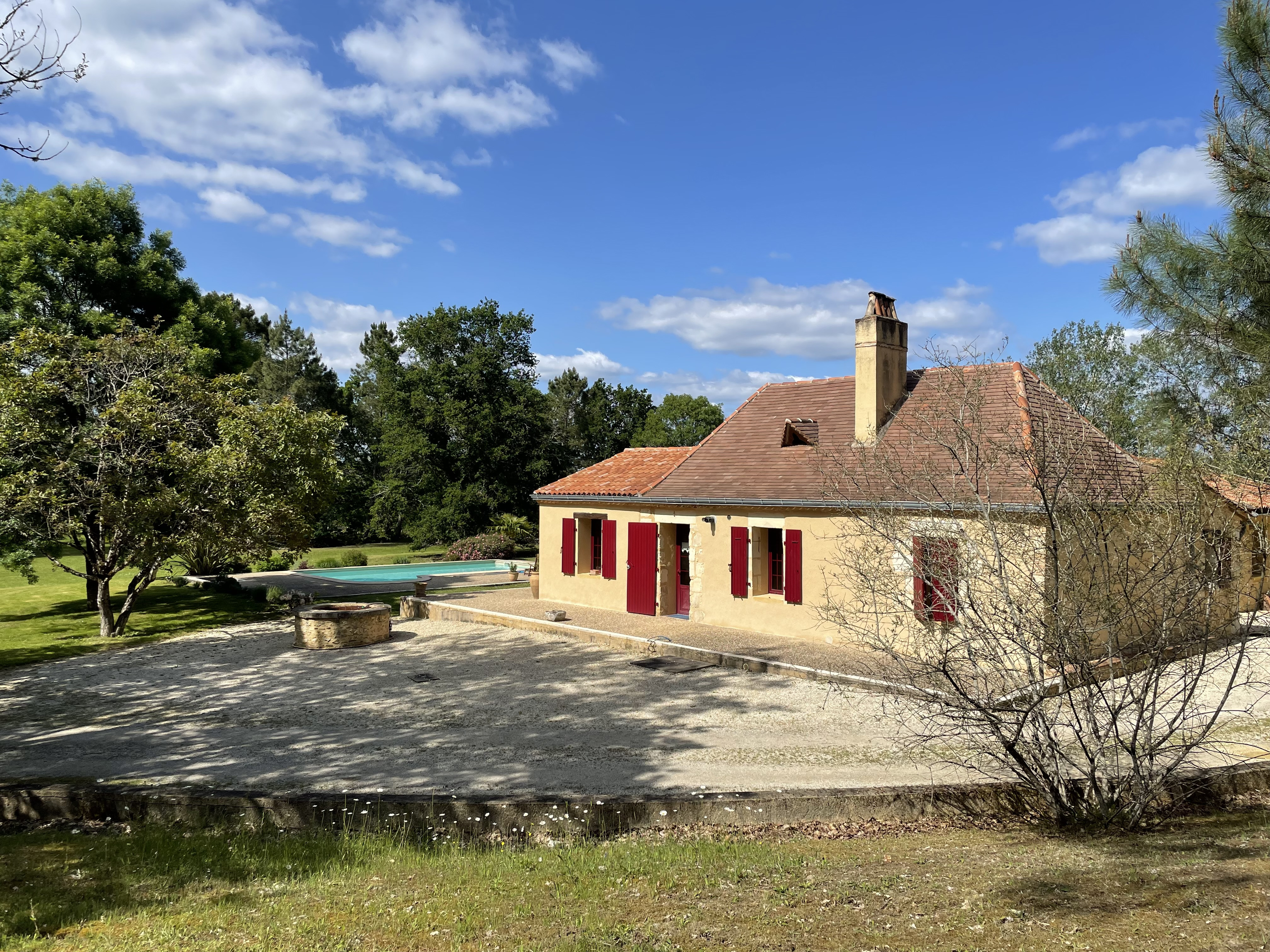 Detached Country House with Swimming Pool