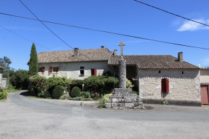 Detached House with Super Swimming Pool