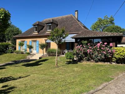 Detached Country House with Swimming Pool