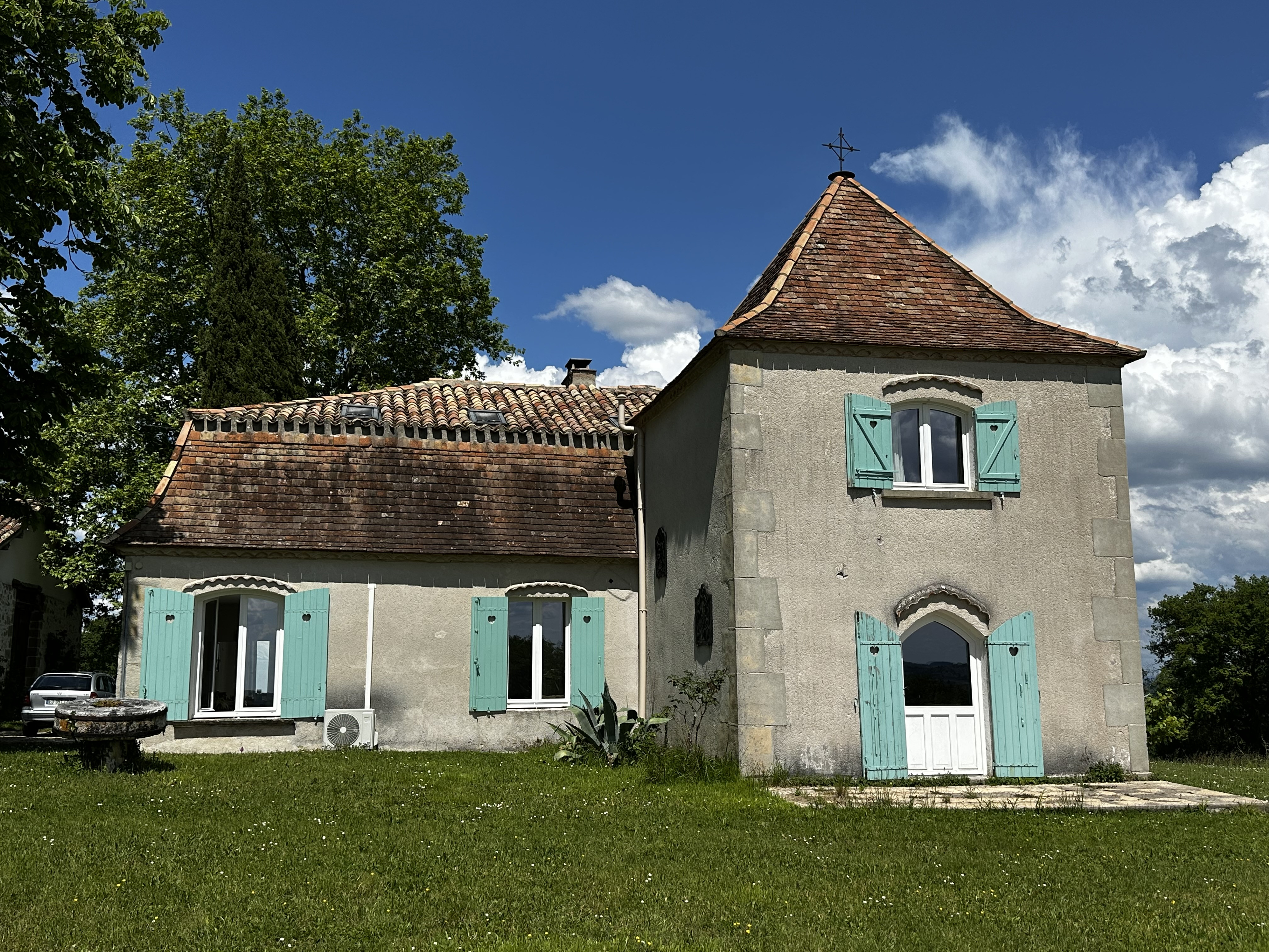 Detached Country House With Open Views and Outbuildings