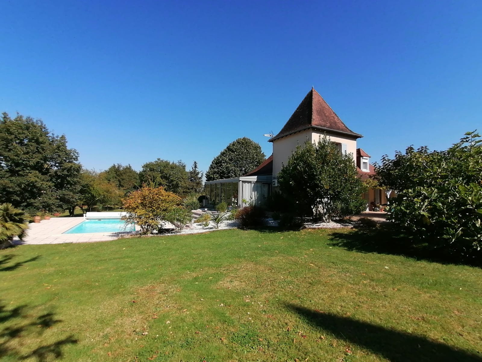Detached Country House with Swimming Pool