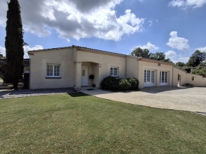 Contemporary Detached Villa with Pool