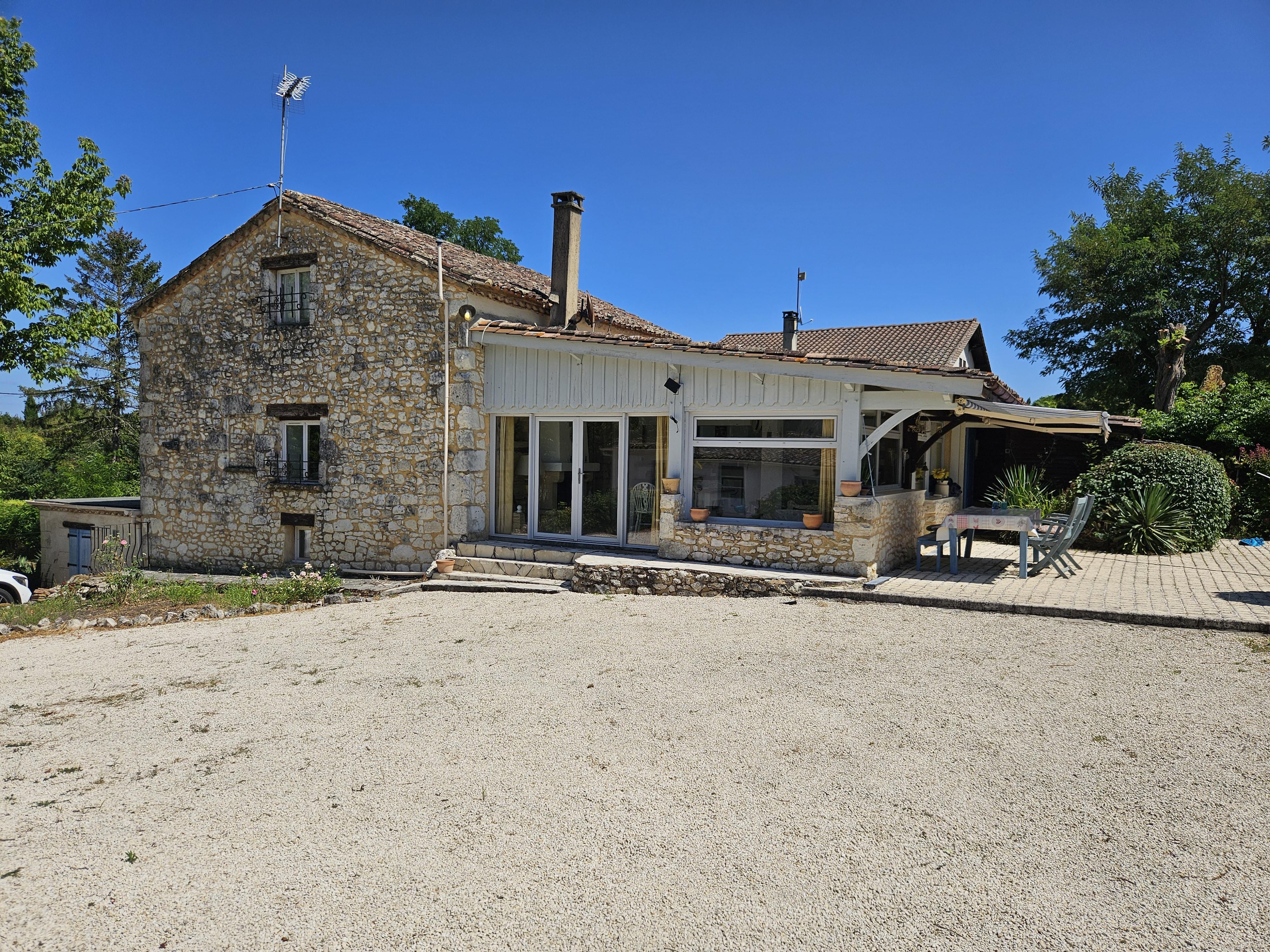 Main House, Guest Cottage and Swimming Pool