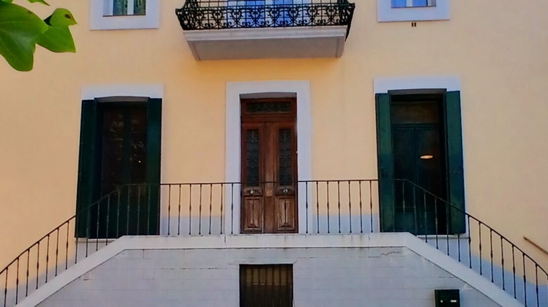 Charming Winegrower's House, a Large Garage and Roof Terrace