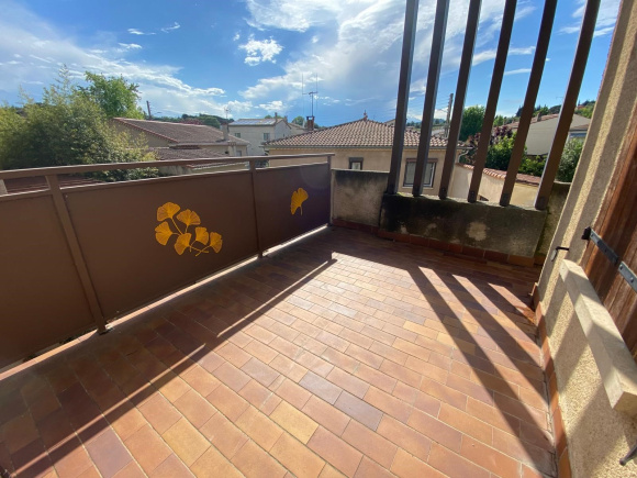 Villa with 4 Bedrooms, Garage, Large Basement
