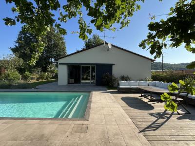 Delightful Detached House with Swimming Pool