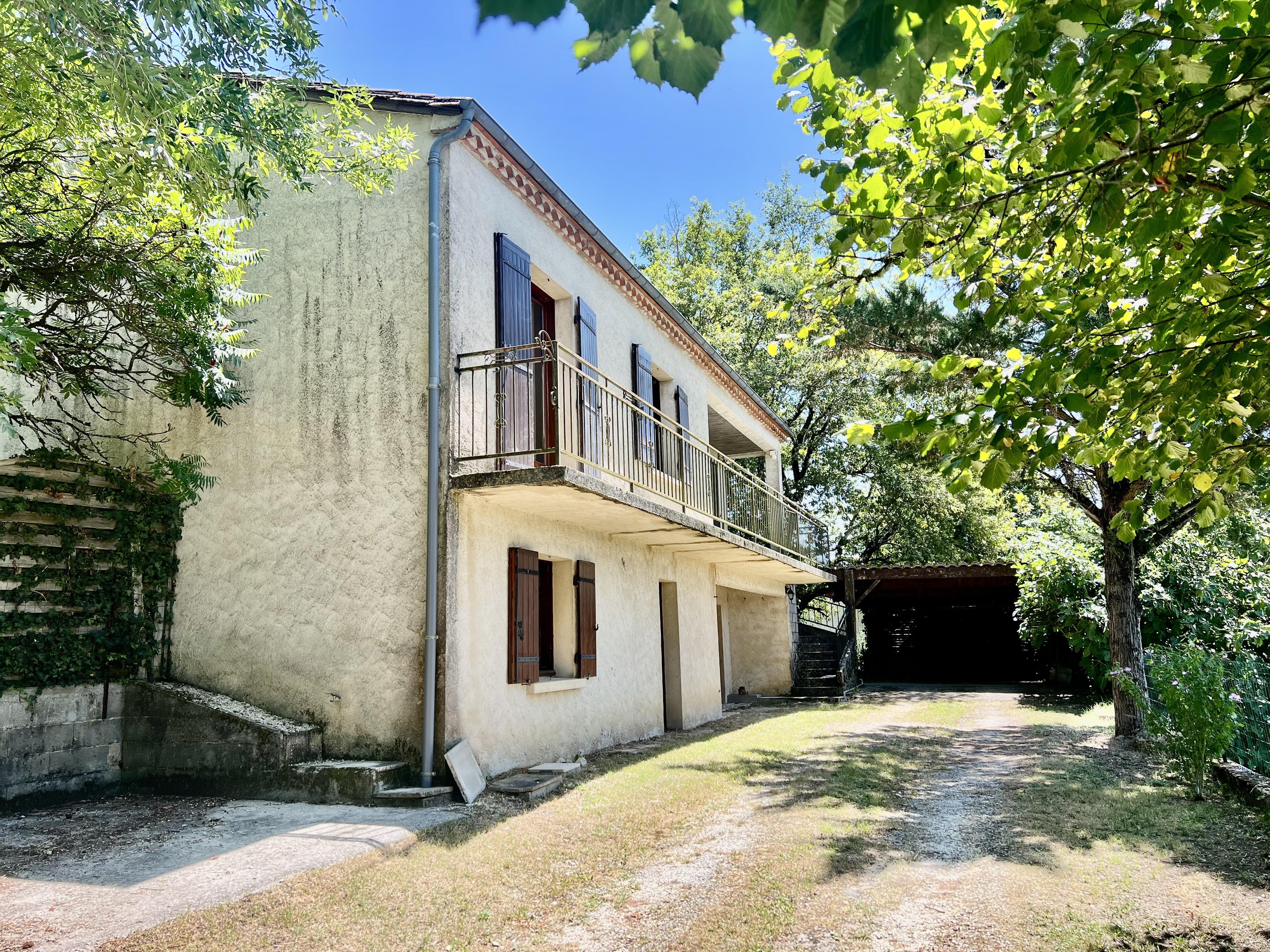 Detached House with Swimming Pool in Lovely Garden