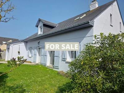 Contemporary Detached House with Garden