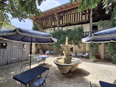 Period Property With Swimming Pool