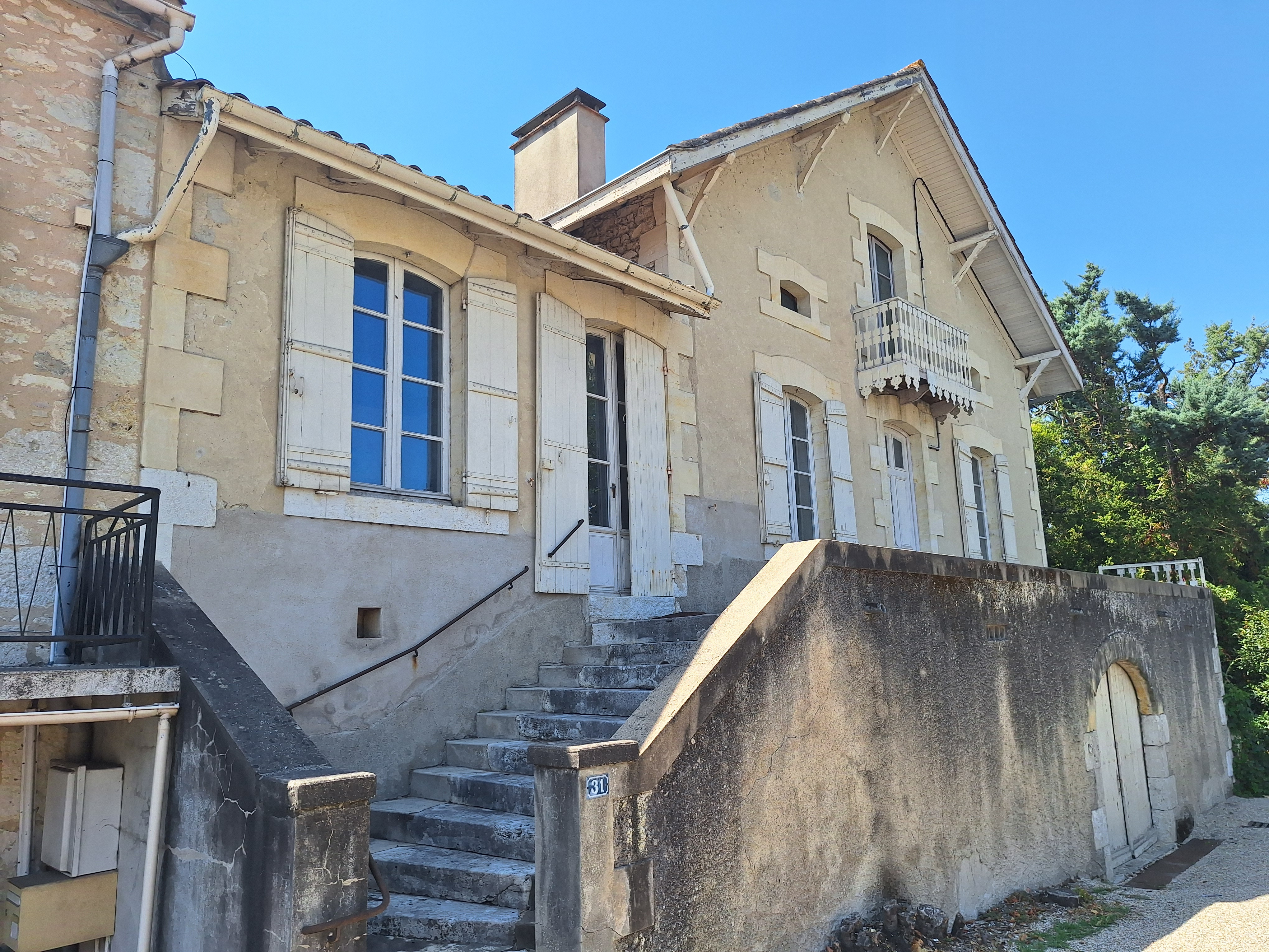 Charming House with Artists Studio