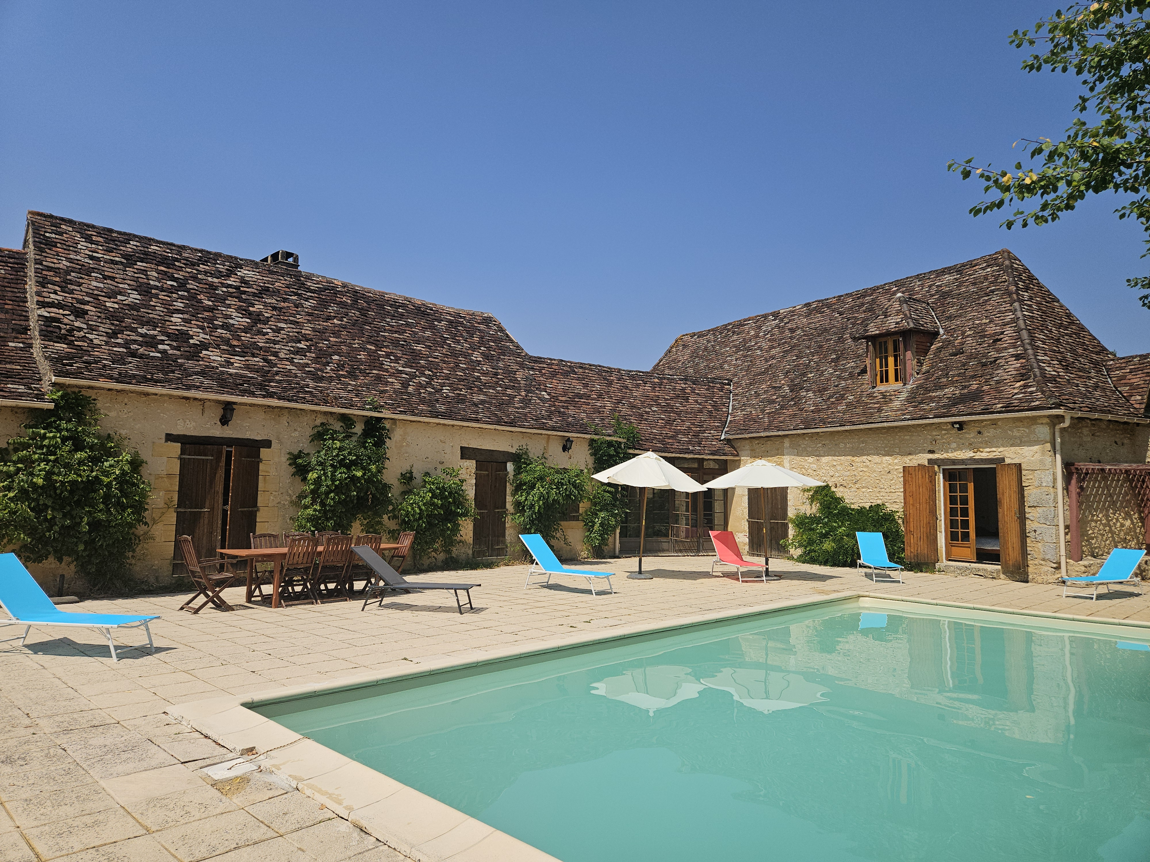 Superb Detached Country House with Swimming Pool