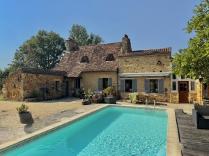 Detached House and Garden with Swimming Pool