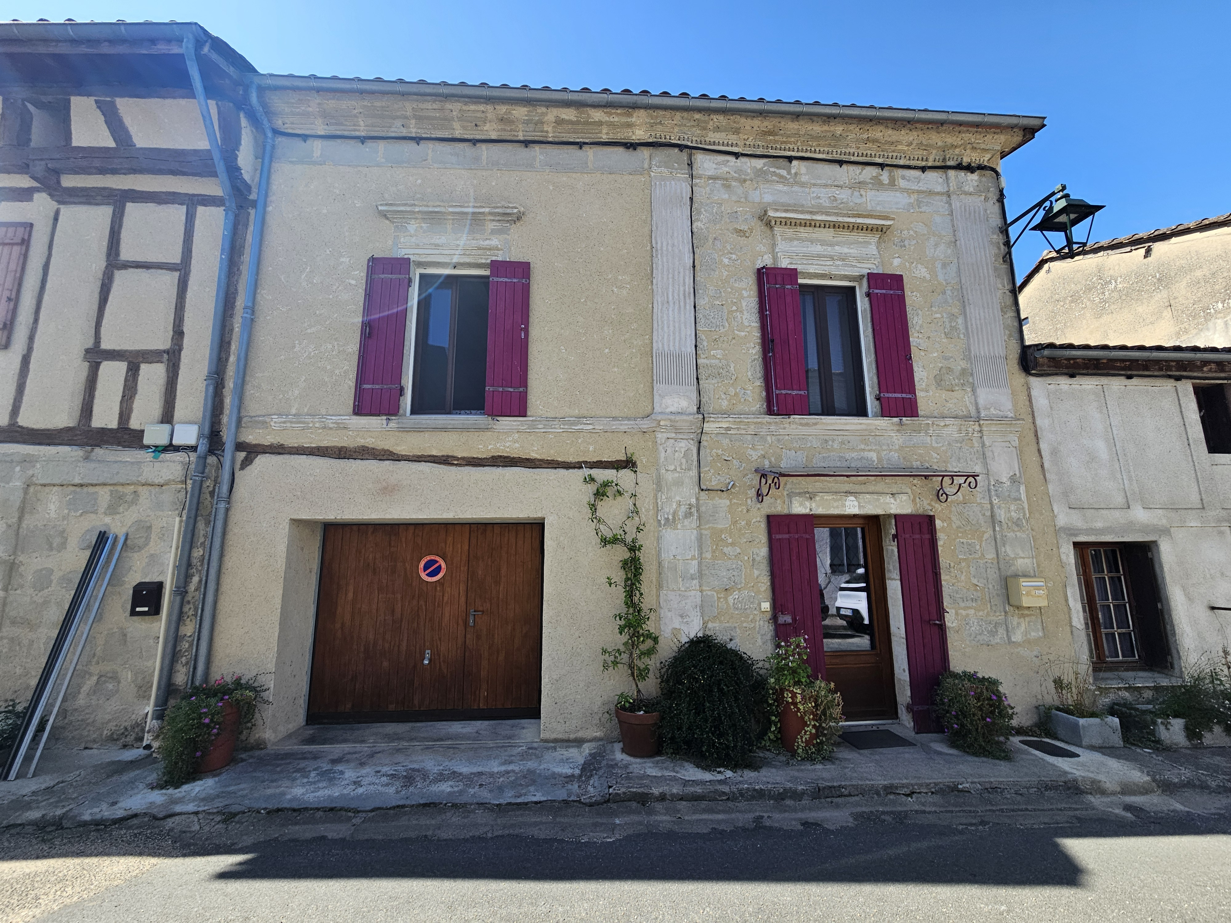 Delightful House with Garden in Great Location