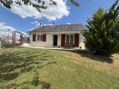 Delightful Detached House with Garden