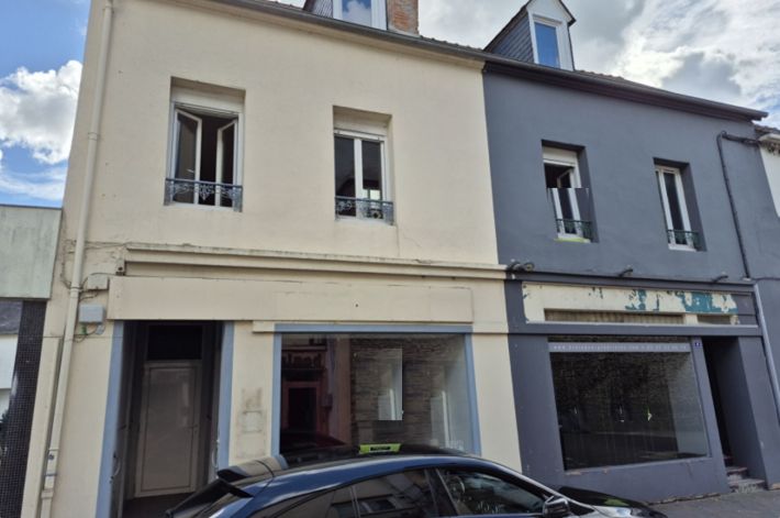 Building in Heart of Town with Flexible Accommodation