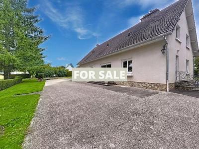 Detached House with Parkland Gardens
