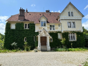 Detached House with 1.5 Hectares and Open Views