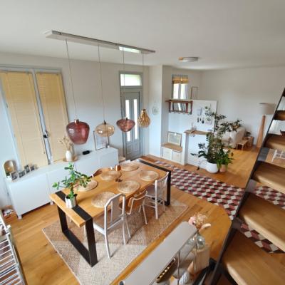 Magnificent House with Swimming Pool and Garage