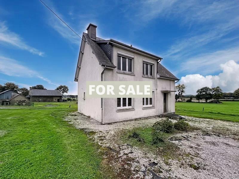 Detached Country House with Outbuilding