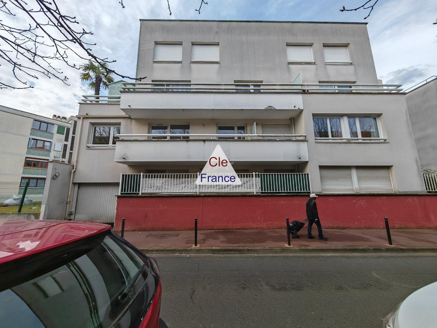 First Floor Apartment in Paris Suburb