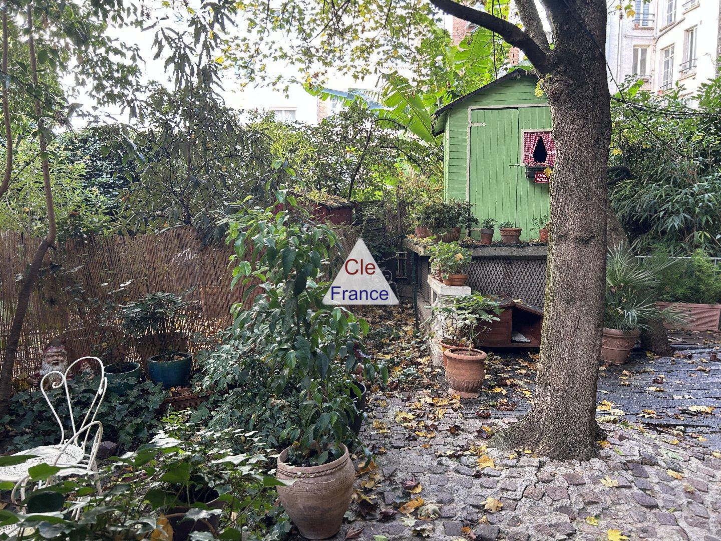 Paris Apartment with Private Garden in 18th Arrondissement