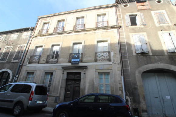 Apartment Building in Heart of Town