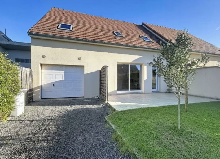 Modern House Close To The Coast