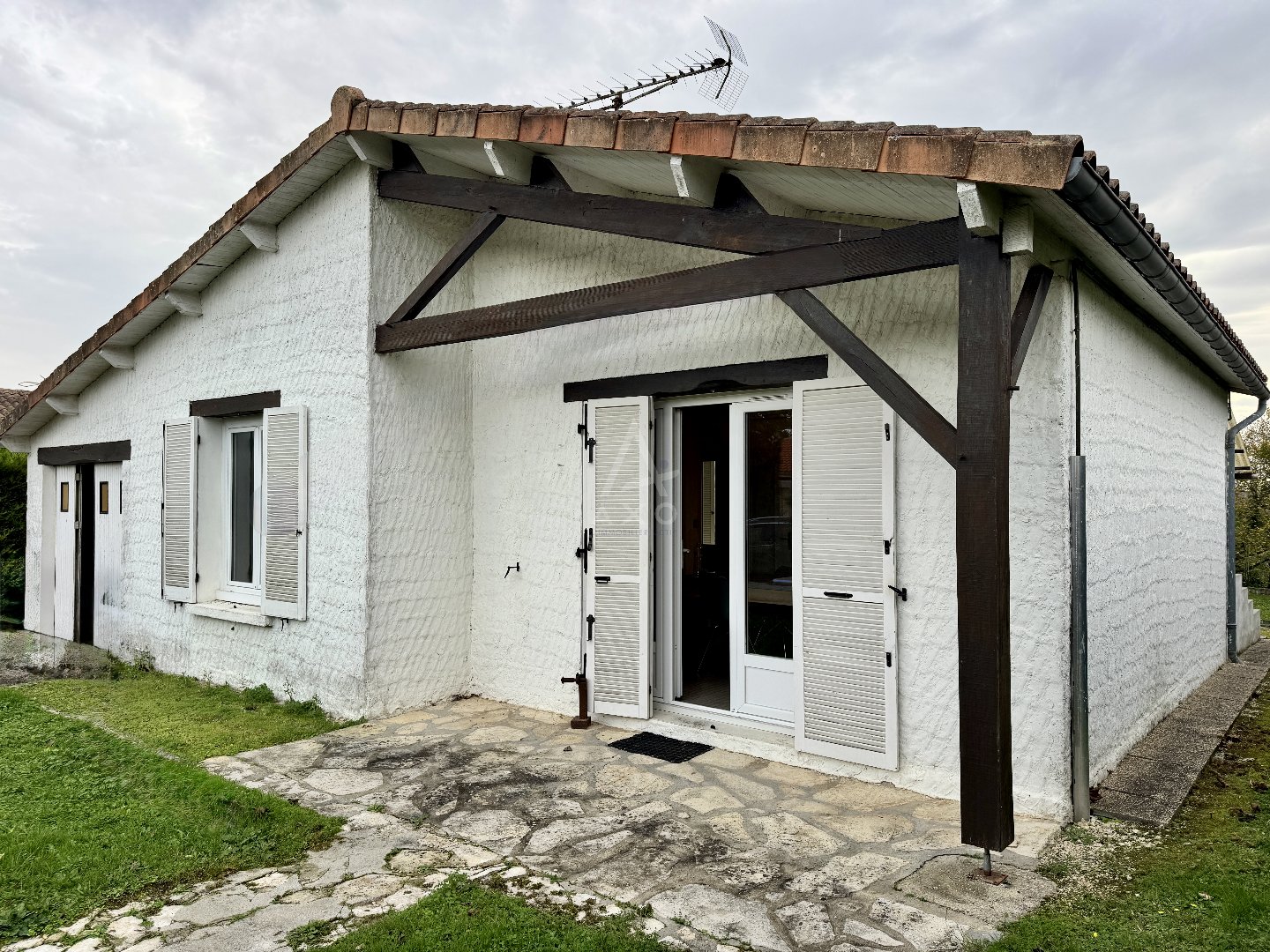 Detached House with Garden in Nice Location