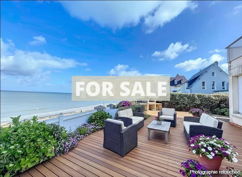 Detached House with Garden by the Coast