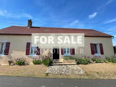 Detached Country House with Landscaped Garden