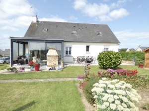 Detached House with Landscaped Garden