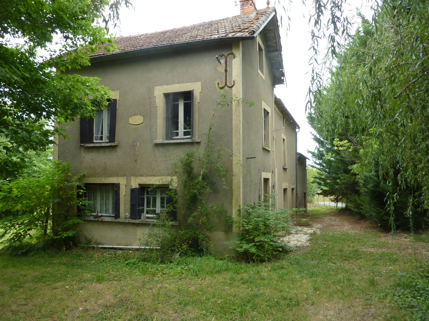 Detached House with Outbuilding and Land