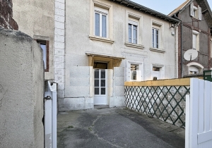 Traditional House with Garden by the Coast