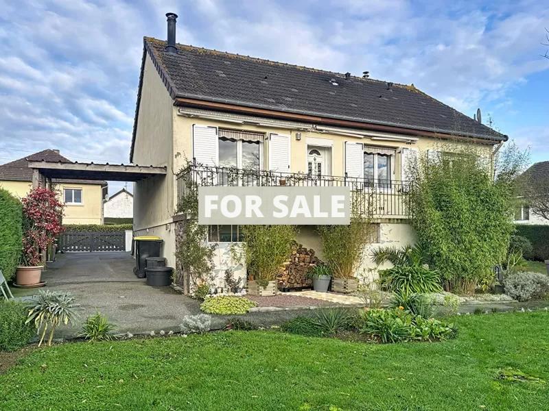 Detached House with Landscaped Garden