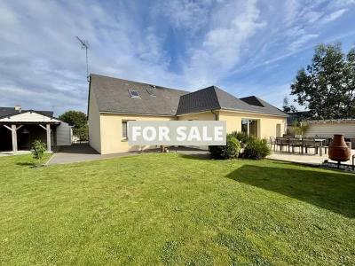 Contemporary Detached House with Landscaped Garden