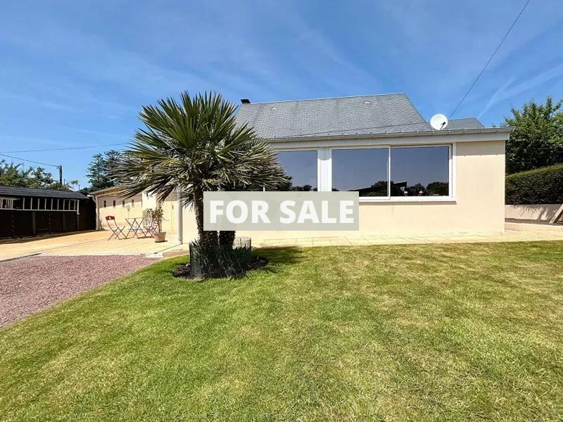 Detached House with Garden Close to the Coast