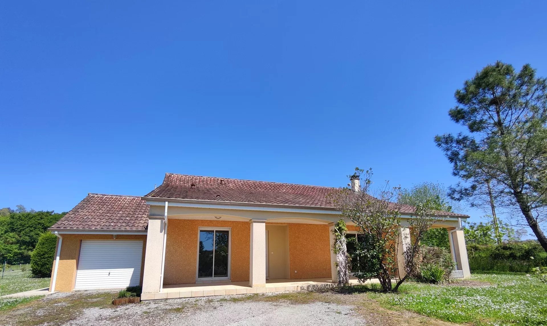 Contemporary House, Terrace, Garden And Garage