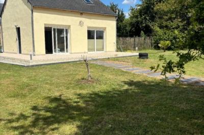 Contemporary Detached House with Landscaped Garden
