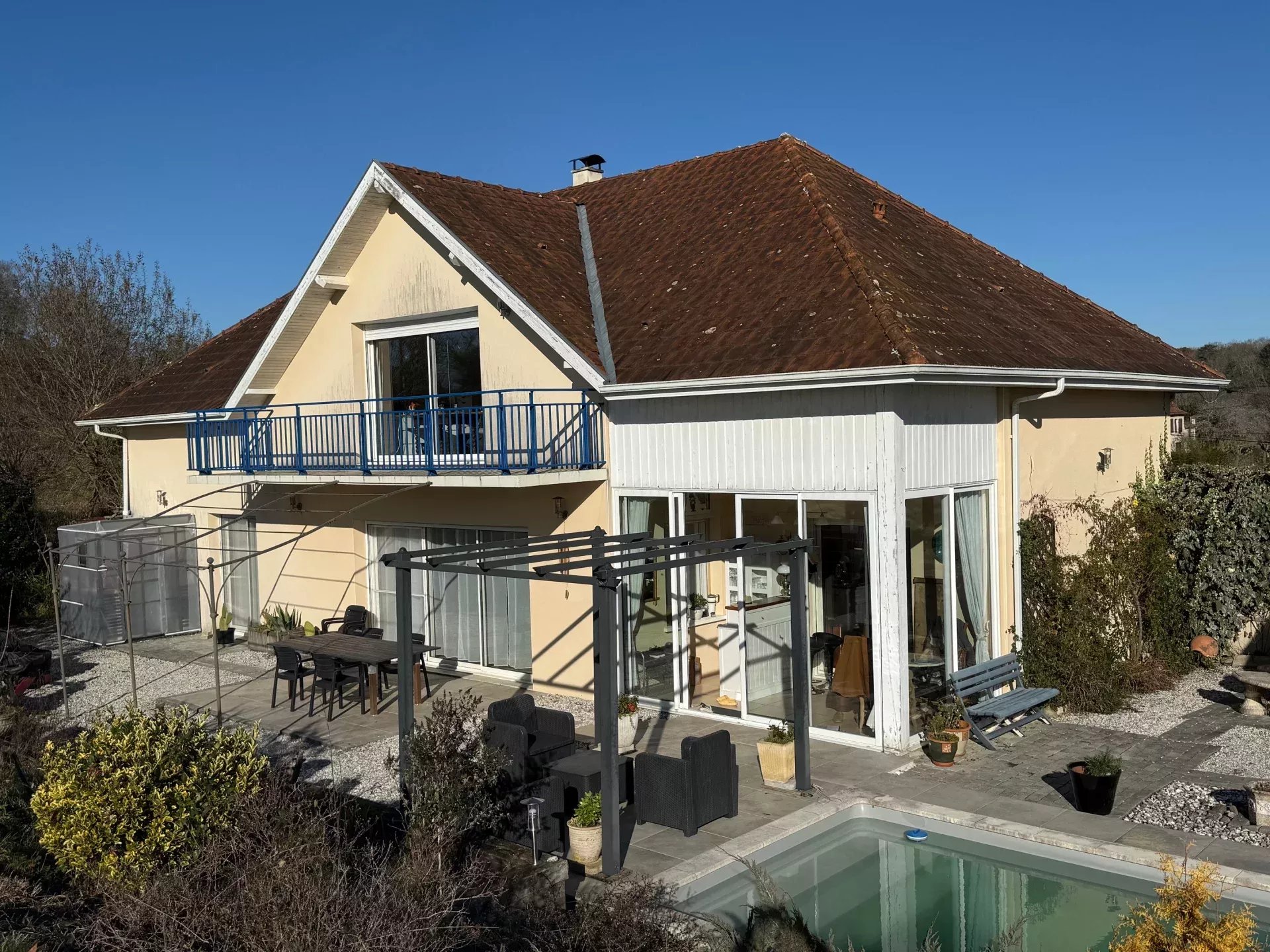 Lovely House With Swimming Pool