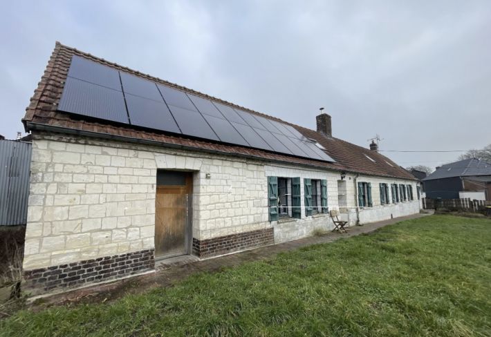 Former Farmhouse with Garden and Outbuilding