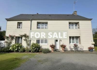 Detached House with Garden by the Coast