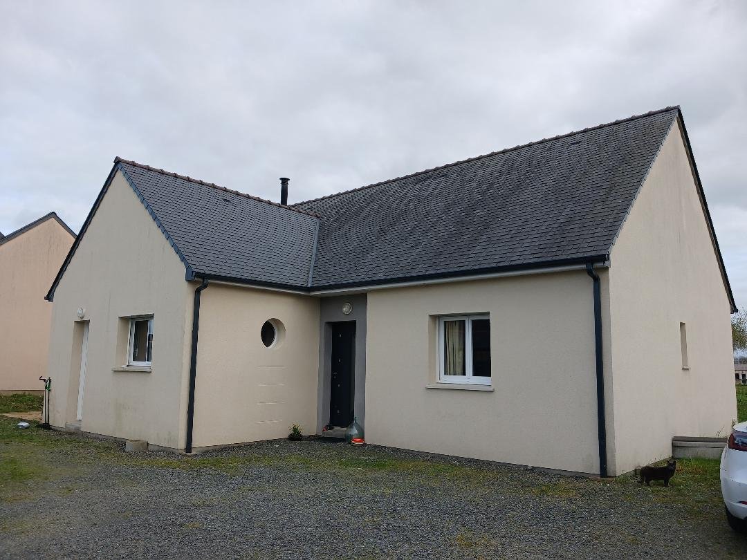 Detached House with Landscaped Garden